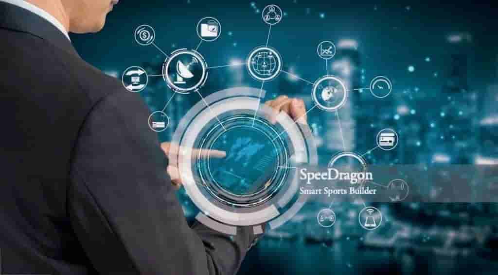 数字化工具展示，包括管理系统界面和数据分析图表